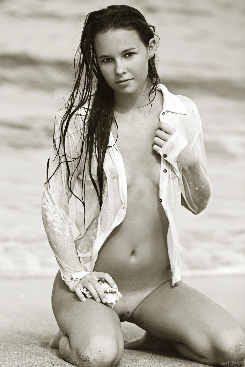 Ocean's Naked Seduction photo 12
