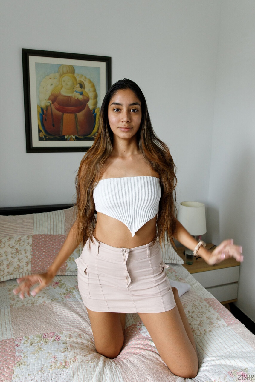 Toned body and seductive eyes begging to get fucked hard. photo 1
