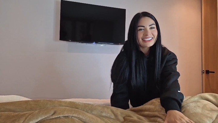 A Horny Slut Sneaks Into My Room And I Fuck Her Because She S Curious Aaroon Mush